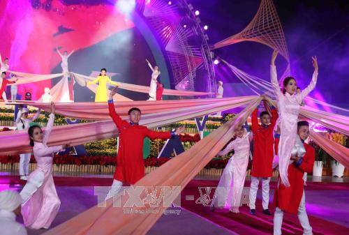 Khai mạc Festival 'Hoa Đà Lạt - Kết tinh kỳ diệu từ đất lành' ảnh 3